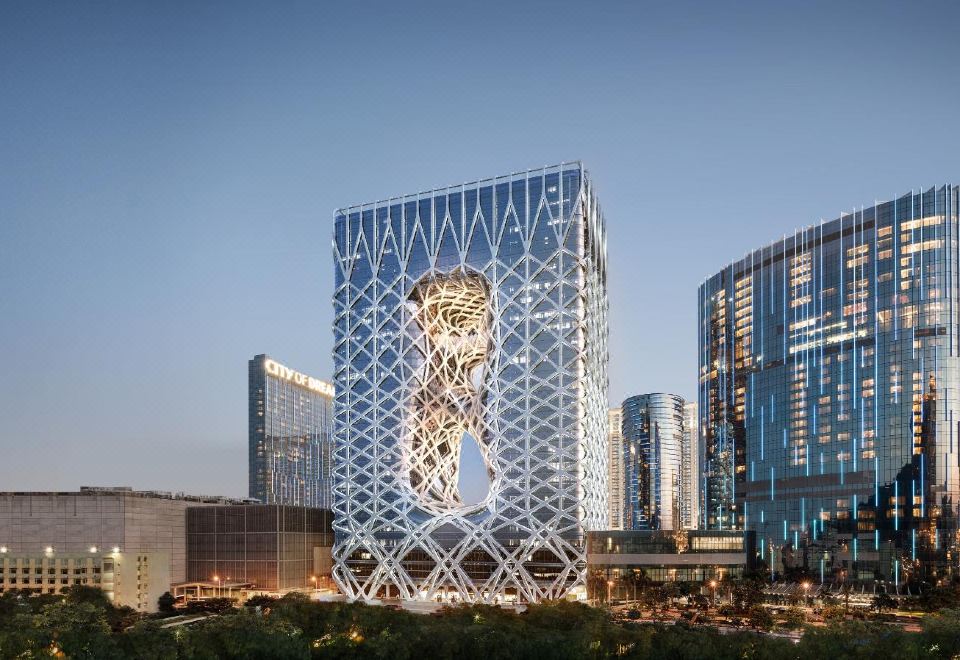 모르페우스 호텔의 인피니티 풀 야경