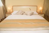 Liwan Apartment Hotel (Zhanjiang Wanda Plaza)