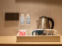 宜尚酒店(百色体育中心店) - 高级双床房