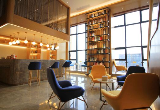 武汉市亦汀酒店外景图