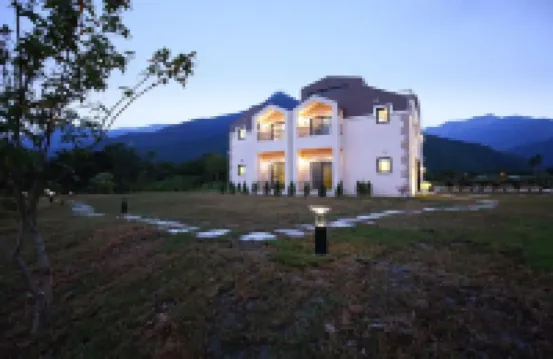 Taroko Mountain View B&B โรงแรมใกล้ศาลเจ้าเฉินหลง