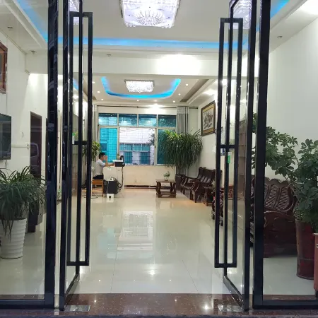 Luodian Xinhe Hotel