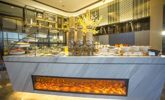 Suitetrails - Urumqi High Speed Railway Station Jingkai Wanda Atour Hotel