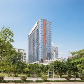 維也納國際酒店（泉州晉江寶龍廣場喬丹中心店） 鄰近沃爾瑪購物廣場(晉江店)的酒店