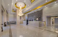 Vienna Hotel (Renhua Danxia Mountain County Center)