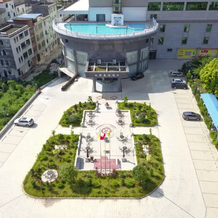 West Tour Fairy Tale Hotel (Guiping Xishan Scenic Area)