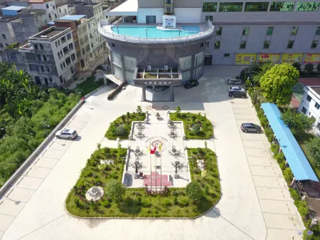 West Tour Fairy Tale Hotel (Guiping Xishan Scenic Area) Отели рядом с достопримечательностью «Feige Pavilion of Guiping»