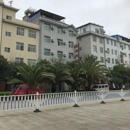 Binchuan Fanglin Hotel