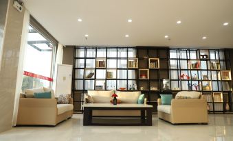 Junyi Hotel (Yinan Development Zone)