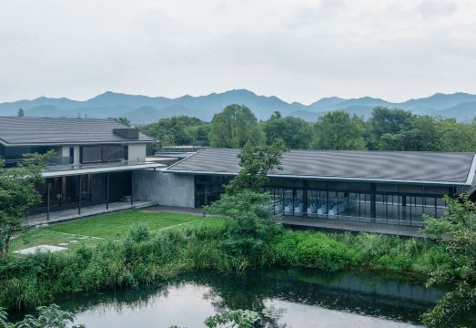 4. 스몰 럭셔리 호..