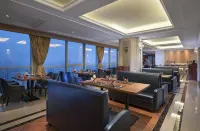 Vienna International Hotel (Zhaoqing Center Lake-view) Hotels in Zhaoqing