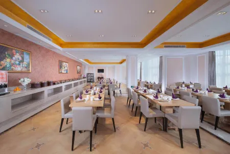 Vienna International Hotel (Quanzhou Dehua) Отели рядом с достопримечательностью «Shunmei Ceramics Pavilion»