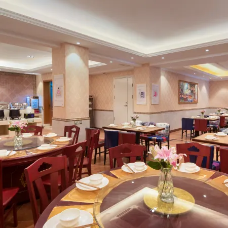 Vienna Hotel (Kaifeng House Store)