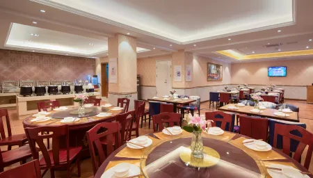 Vienna Hotel (Kaifeng House Store) Отели рядом с достопримечательностью «Huangsong Daguan Xingkong Keji Art Museum»