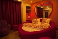 Jinping Weiai Theme Apartment