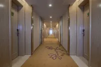 Vienna Hotel (Yichun High-speed Railway Station Wanda)