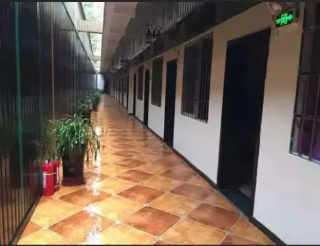 Chongqing Jingyi Chinese Inn (Tongliang Wanda Plaza) Отели рядом с достопримечательностью «CPC Tongliang County Committee Party School»