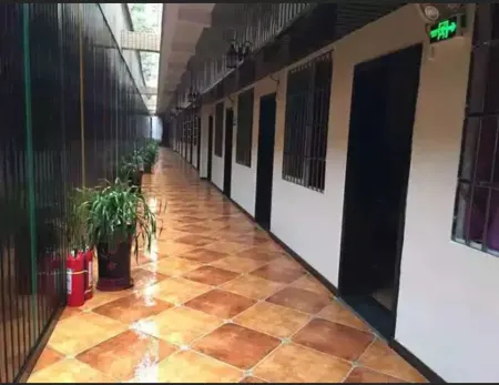 Chongqing Jingyi Chinese Inn Отели рядом с достопримечательностью «CPC Tongliang County Committee Party School»