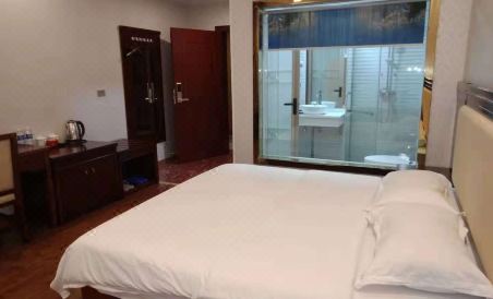 Golden Coast Hotel - Housity