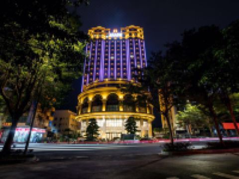 吴川福地金满楼酒店 - 酒店外部