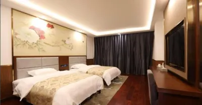Pingbian Yinfeng Spa Hotel Hotel dekat Revolutionary Martyr Monument