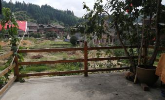 Tongdaoshanli Family Farmhouse