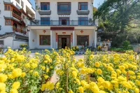 Red Sun Resort Wuyuan Hotels in Xiaoqi Village (East Route)