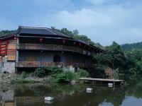 信阳老宅子乡宿农家院 - 湖景一室二床房