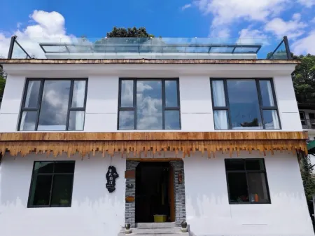 Feifan Lintingting Guesthouse Отели в г. Юньхэ