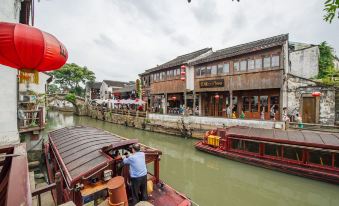 Luhua Zhitang Apartment