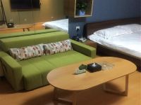 银川阿拉丁主题酒店 - 精致北欧大床房