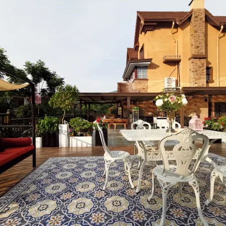 Yunzhong Manbu Banshan Huashu Hotel