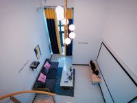 珠海米特精品主题公寓(梅界路分店) - 精致复式大床房