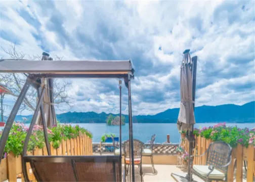 瀘沽湖蘭亭花苑·泊光觀瀾民宿