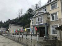 鹤峰银珠寨农家院 - 大床房