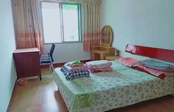 三百山鎮芳芳民宿（親民街分店）