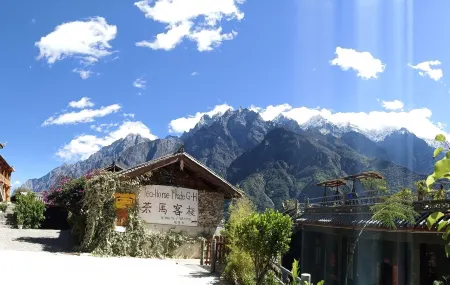 Tiger Leaping Gorge Tea-Horse Guesthouse Отели рядом с достопримечательностью «First bay of the Yangtze River»