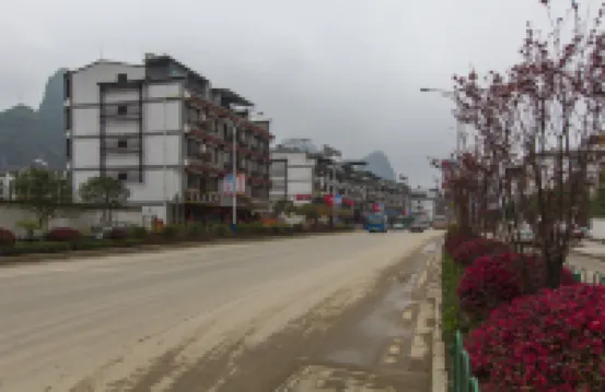 Fengming Xiaoqu Apartment