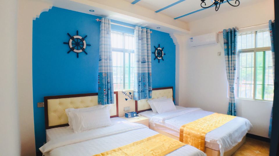 Island Feature Holiday Hotel