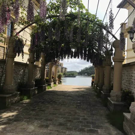 Yangxi Lafei'er Hot Spring Holiday Villa