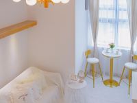 珠海lu大公寓(梅界路分店) - 舒适复式大床房