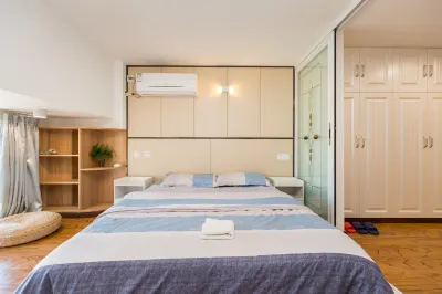 輕舍公寓（上海泗涇地鐵站店） 鮮及鮮生鮮超市附近的飯店