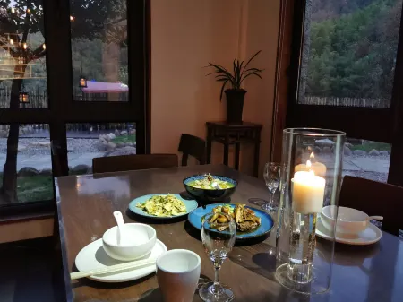 Tonglu Ru shi zhu homestay Отели рядом с достопримечательностью «Dipucun»