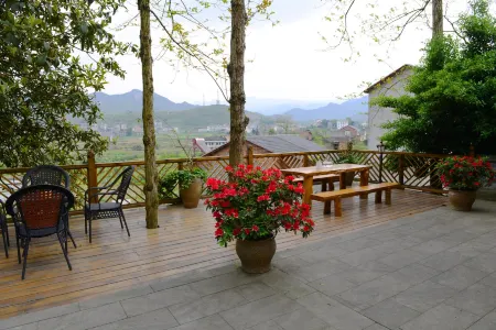 Chongqing Nayi Xiaoyouxiang Yeyuanshe Отели рядом с достопримечательностью «Banliao Lake»