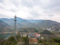 浙西大峡谷临湖山庄旅店 - 三人间