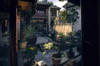 Shaxi Aoding Courtyard