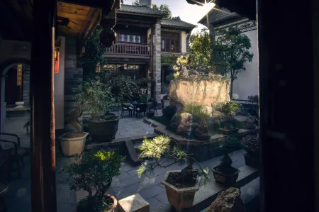 Shaxi Aoding Courtyard Отели рядом с достопримечательностью «Nanguzong Alley»