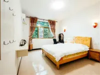 Jiangling No.1 Jinglou Hostel - غرفة مطلة على الجبل