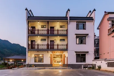 Qiandao Lake Yunxi mountain home Hotel di Rafting Leisure Resort