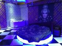 米兰时尚主题酒店(西安胡家庙万和城店) - 埃及艳后浴缸和电影主题房